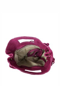 Fuksianvärinen mokkalaukku, jossa pehmeä pinta, beigenvärinen sisusta, vetoketjutasku ja sivulla nyörikiristykset. Avoin yläosa.