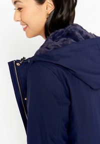 LolaLiza Parka