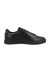 Baskets en cuir noir avec une texture lisse, design traditionnel à lacets, bout arrondi et semelle en caoutchouc. Style minimaliste sans motifs ni accents.