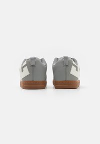 DC Shoes COURT GRAFFIK UNISEX - Sapatilhas - grey