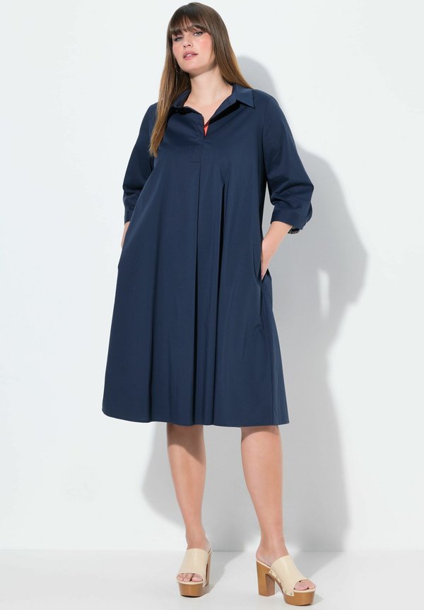 FLARED COLLARED 3/4 SLEEVE MIDI - Freizeitkleid - marine