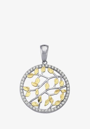 Pendentif circulaire en argent arborant un motif de branche avec des feuilles dorées et un bord orné de petites pierres claires, présentant une apparence délicate et texturée.