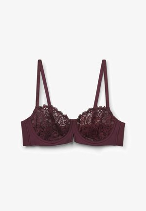Bordeaux rode beha met kanten detail aan de bovenkant, voorzien van een zachte stofband en verstelbare bandjes. Fijn bloemrijk kanten patroon zichtbaar.