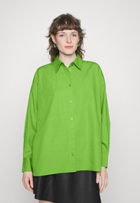 mbyM BRISA BOXY - Blusa com botões - kiwi
