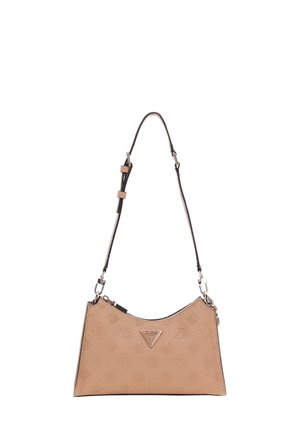 Sac à main beige Guess avec motif logo embossé, plaque métallique triangulaire avec logo et bandoulière réglable noire et beige.