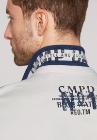 Thumbnail Image 5