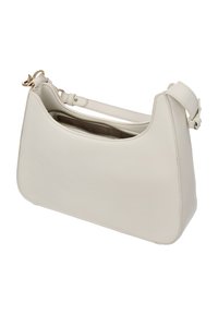 Sac à main en cuir blanc de forme arrondie, fermeture zippée, bandoulière réglable et accents de quincaillerie dorée. Texture lisse avec peu de détails.