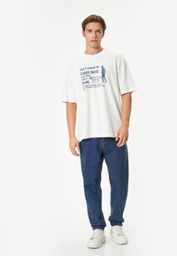 Koton OVERSIZED PRINTED - Camiseta estampada - white