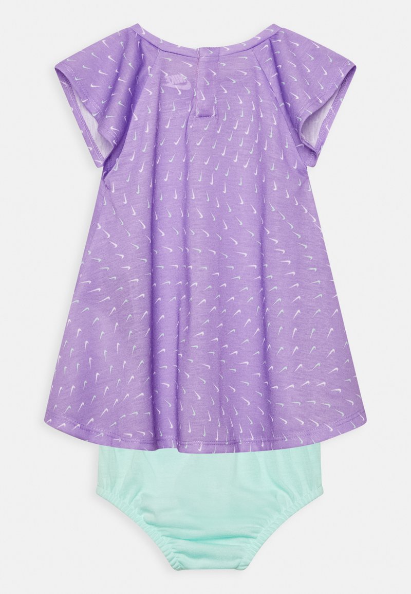 Kinder Freizeitkleider | Nike Sportswear ESSENTIALS DRESS SET Jerseykleid violet shock/mehrfarbig - SW12974 Kinder Freizeitkleider | Nike Sportswear ESSENTIALS DRESS SET Jerseykleid violet shock/mehrfarbig - SW12974