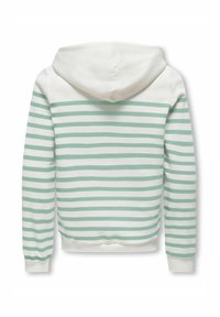 Sudadera con capucha de base blanca y rayas horizontales verde claro; cuenta con un bolsillo tipo canguro y puños y dobladillo acanalados.