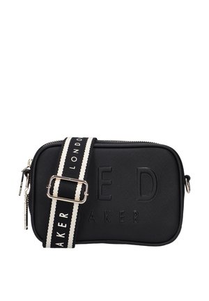 Zwarte rechthoekige crossbodytas met geperste letters en verstelbare zwart-witte band met de tekst "LONDON".