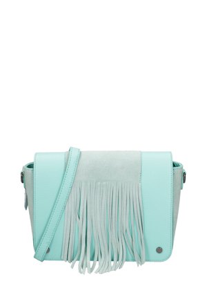 Una borsa a tracolla verde menta realizzata in pelle e suede, caratterizzata da un design con frange, tracolla regolabile e dettagli metallici.