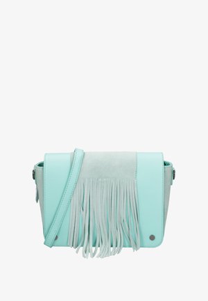 Een muntgroene schoudertas gemaakt van leer en suede, met een franjes ontwerp, verstelbare schouderband en metalen accenten.