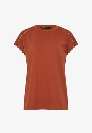 Korte mouw top in roestkleur met geschulpte randen en uitsnijdingen langs de schouders en mouwen, ronde hals.