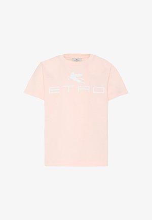 Camiseta rosa claro de manga corta con letras blancas "ETRO" y un gráfico de un caballo alado centrado en el pecho.