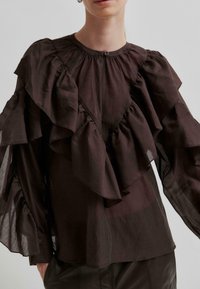 Second Female Blúzka - chocolate plum
