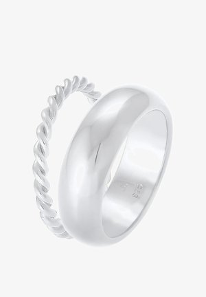 Silberring mit einem glatten, polierten Band und einem gedrehten Designelement. Die kontrastierenden Texturen schaffen visuelles Interesse.