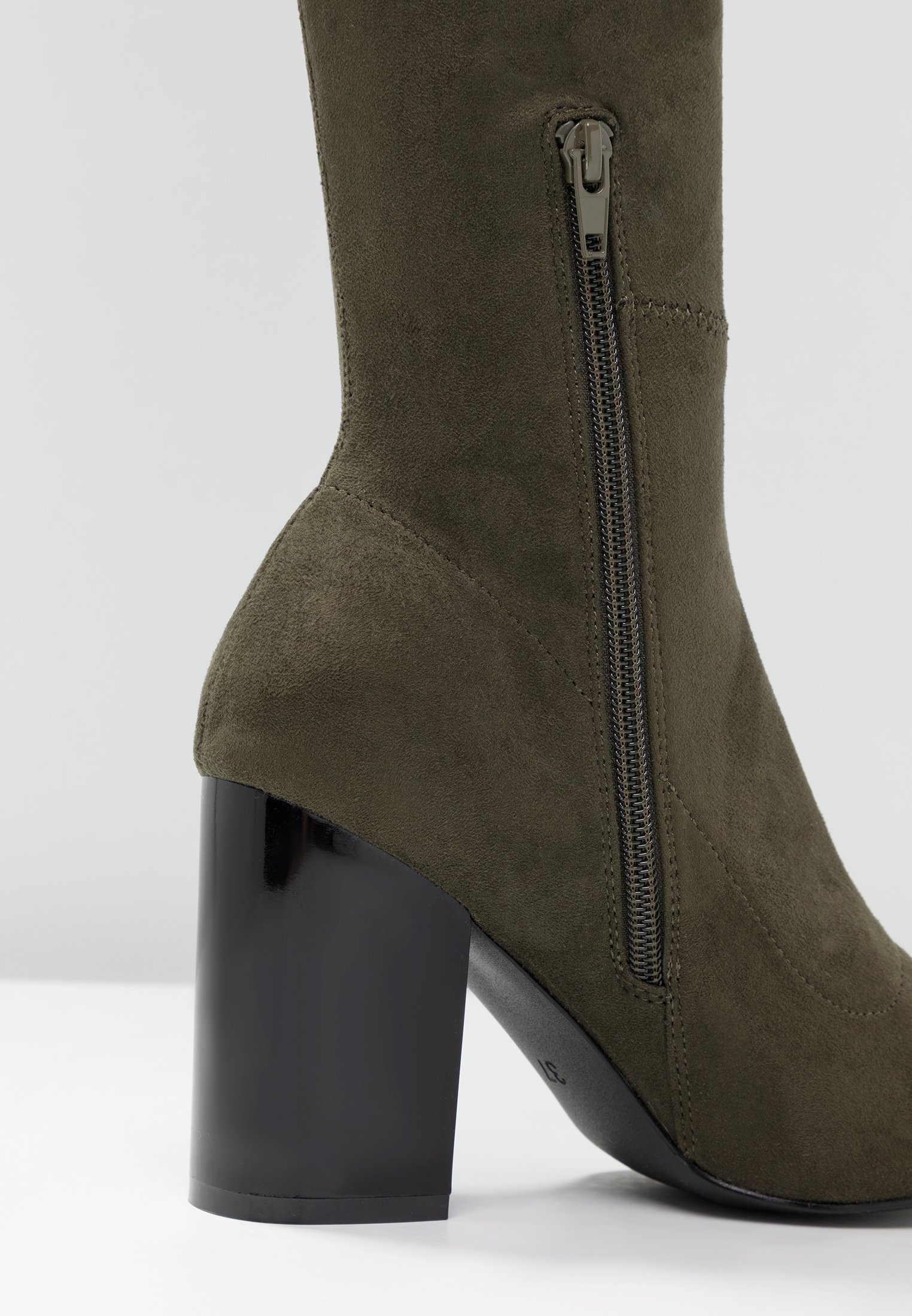 Laarzen met hoge hak olive Laarzen met hoge hak olive