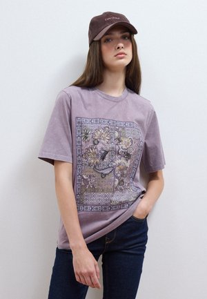 Les Copains, T-SHIRT WITH FLORAL PRINT, RELAXED FIT - T-shirt con stampa - plum