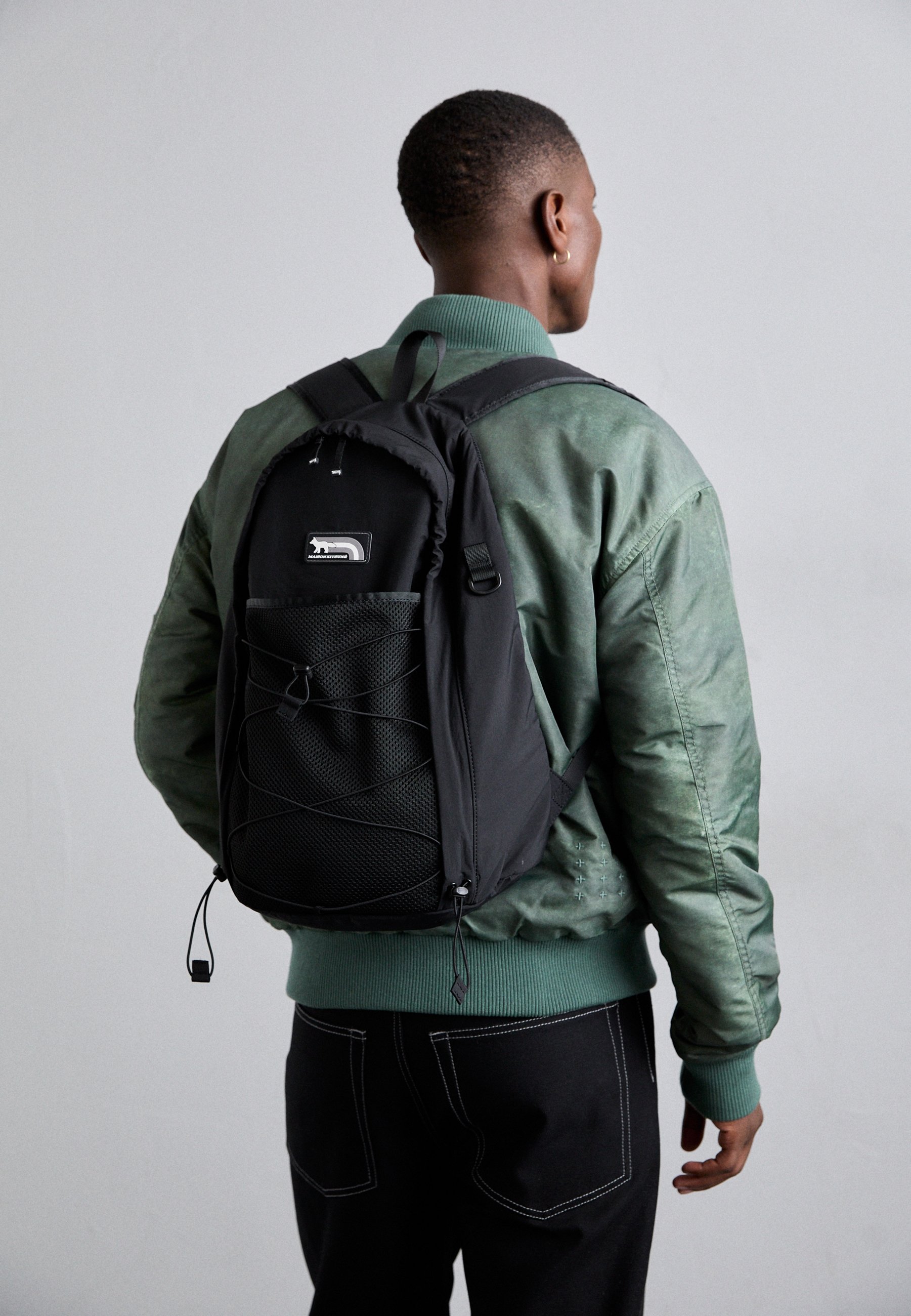 maison kitsune flash fox バックパック 黒 25573681_55696673_600.jpg