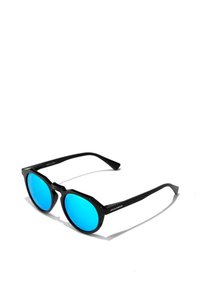 Černé osmiúhelníkové sluneční brýle s modrými zrcadlovými skly. Mají tenké, elegantní stranu a minimalistický design. Vyrobeno ve Španělsku.