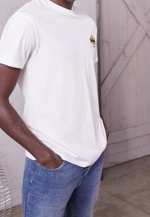 Maison Labiche Printtipaita - white