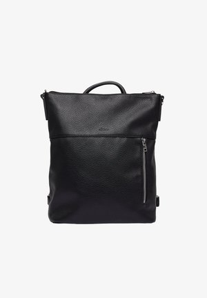 Sac à dos en cuir noir avec une finition texturée, une poignée supérieure, une poche à fermeture éclair à l'avant et des bretelles réglables. Design minimaliste avec des accents en métal argenté.