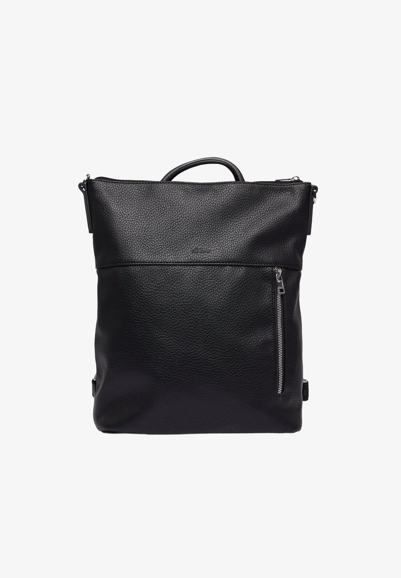 Czarny skórzany plecak z teksturowanym wykończeniem, górnym uchwytem, kieszenią na zamek z przodu i regulowanymi paskami. Minimalistyczny design z srebrnymi akcentami metalowymi.