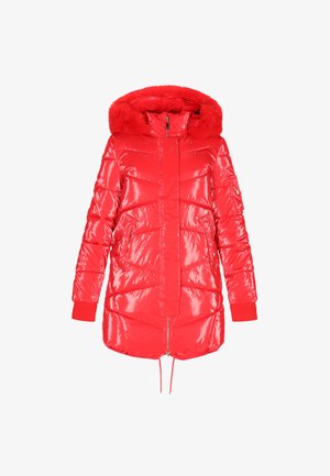 Rote Steppjacke mit glänzendem Finish, Kapuze mit Fellbesatz, zwei vorderen Reißverschlusstaschen und elastischen Bündchen. Kordelzug am Saum zur Anpassung.