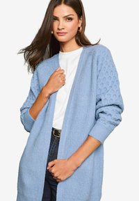 REGULAR FIT - HONEYCOMB LONGLINE - Chaqueta de punto - blue