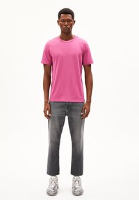 ARMEDANGELS JAAMES - T-shirt basic - crushed berry