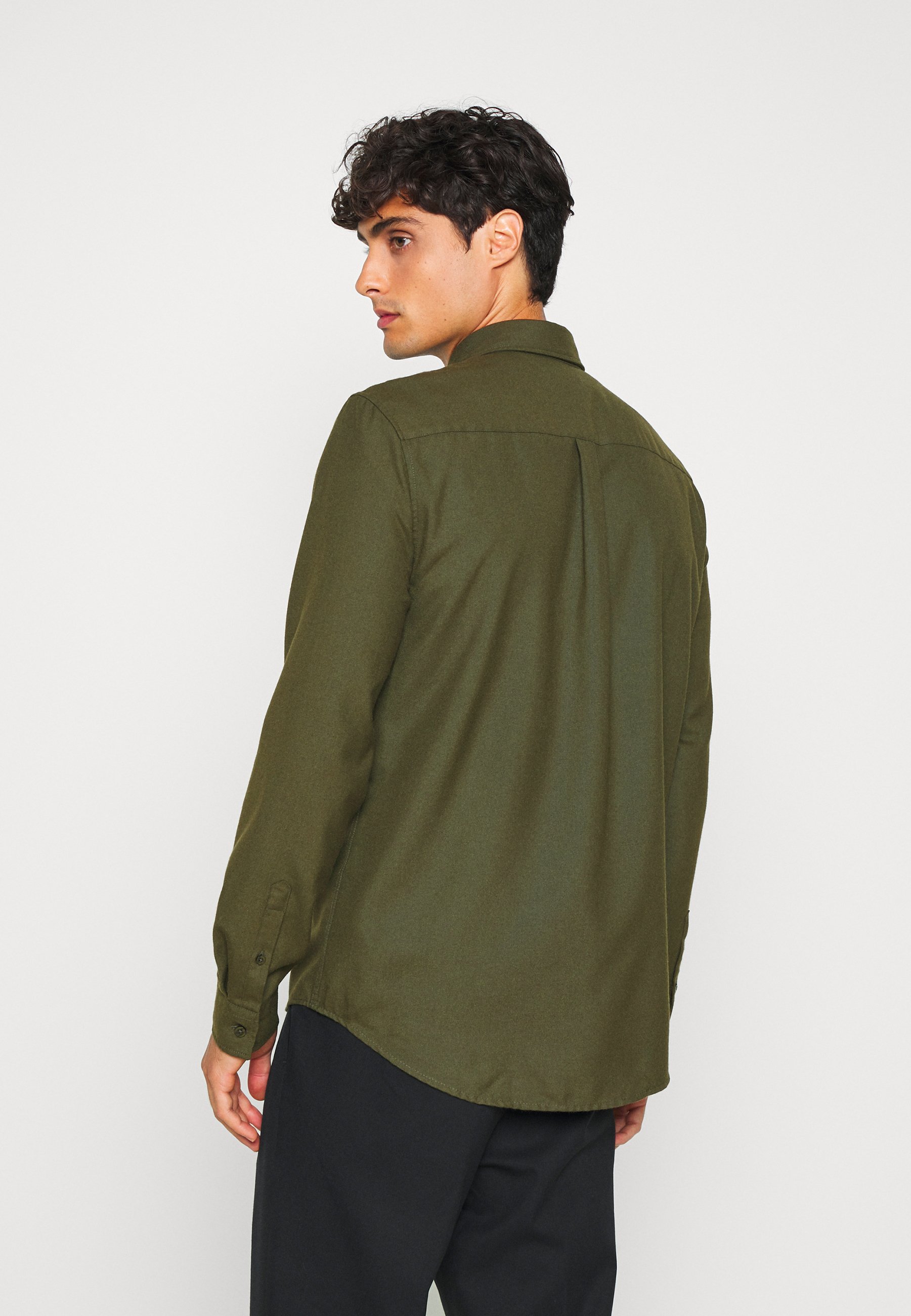 Pier One Skjorte olive Zalando.no Pier One Skjorte olive Zalando.no