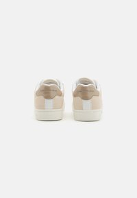 Calvin Klein Jeans CLASSIC CUPSOLE - Sapatilhas - bright white/travertine/pink