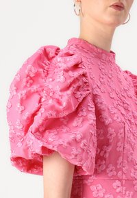 Vero Moda VMFIA SHORT - Kasdienė suknelė - pink cosmos