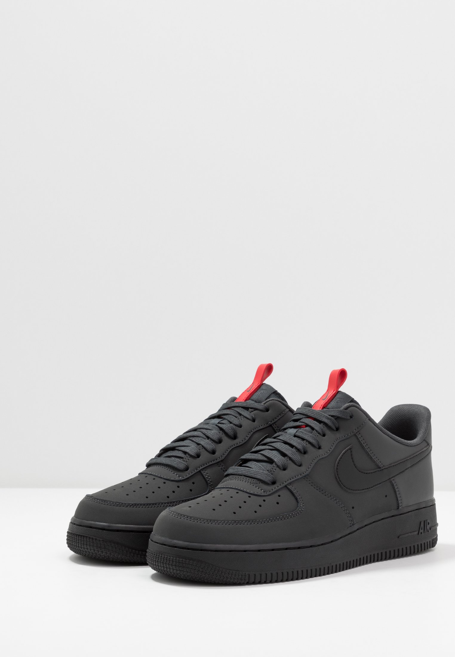 nike air force 1 07 anthracite university red