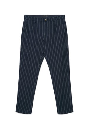 Marineblaue gestreifte Hose mit einer glatten Textur, ausgestattet mit einem Knopfverschluss, Gürtelschlaufen und Seitentaschen. Vertikale weiße Nadelstreifen sind deutlich sichtbar.