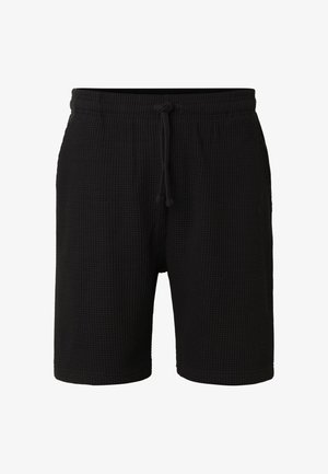 Czarne teksturowane szorty z elastyczną talią i przednim ściągaczem, długość do kolan, z kieszeniami po bokach.