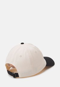 Unselected, bone white