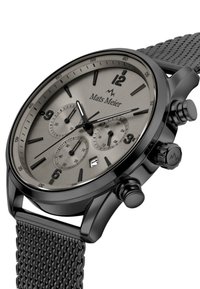 Montre en acier inoxydable noir avec un cadran texturé gris, trois sous-cadrans, marqueurs d'heure noirs et un bracelet en maille. Elle dispose d'une fenêtre de date à 6 heures.