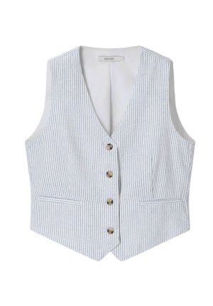 Veste blanche sans manches avec fines rayures verticales bleues, quatre boutons marron sur le devant, et deux poches passepoilées à l'avant.