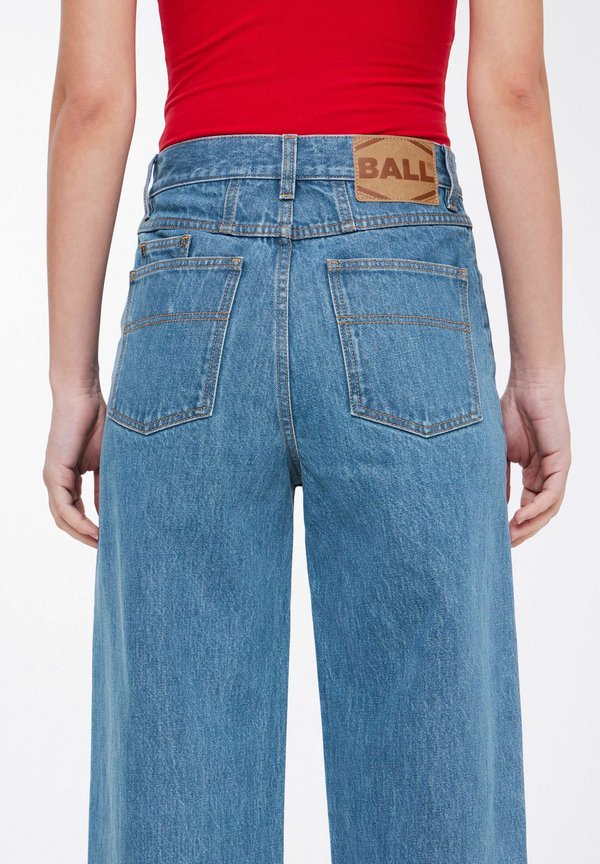 BASERENA - Straight leg jeans - stonewash2