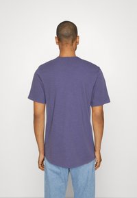 Jack & Jones EBASHER O-NECK SS - T-shirts basic - twilight purple
