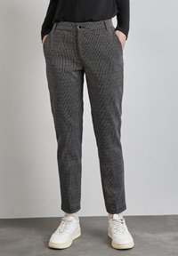 Street One KARIERTE - Chino - schwarz