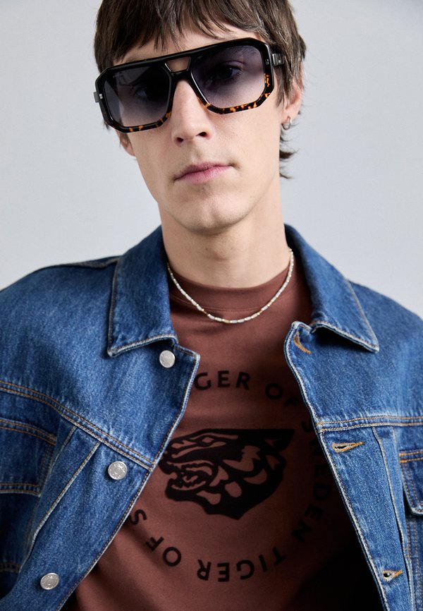 DILLAN - Print T-shirt - cognac4