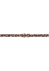 Luipaardprint riem met een gestreepte leren band, voorzien van een gouden metalen gesp. De riem heeft meerdere gaten voor verstelbaarheid.