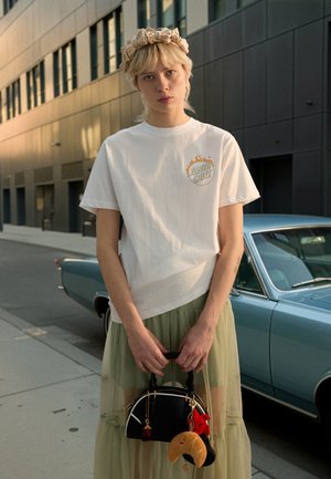 BURNT OPUS UNISEX - T-Shirt print - white