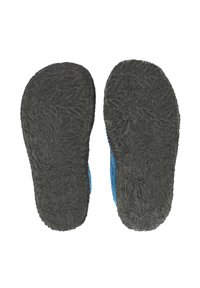 Schwarze Gummisohlen mit einer Textur aus Blattmustern, die an den Seiten mit blauen Stoffkanten versehen sind. Die Sohle folgt den natürlichen Konturen des Fußes.