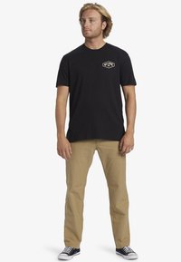 Billabong EXIT ARCH - Triko s potiskem - blk
