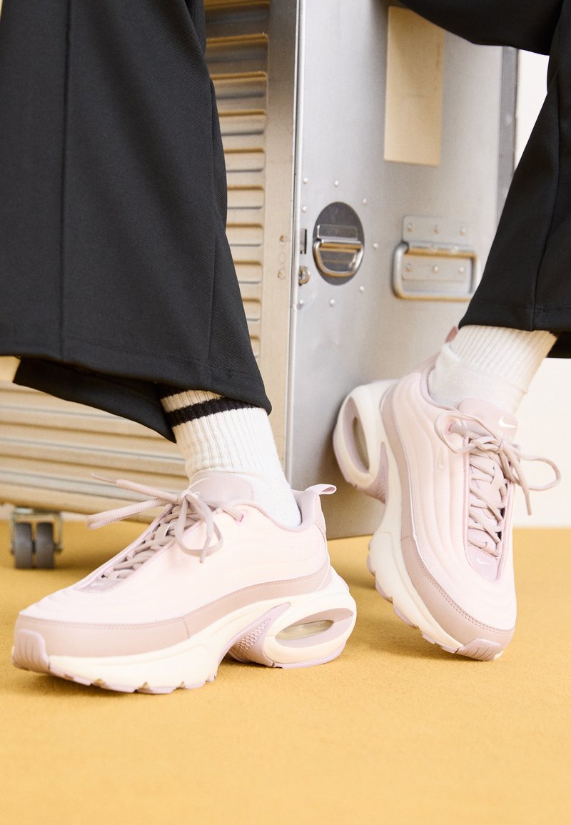 Nike Sportswear - AIR MAX PORTAL - Tossud - platinum violet/light soft pink/desert berry/sail, Suurenda