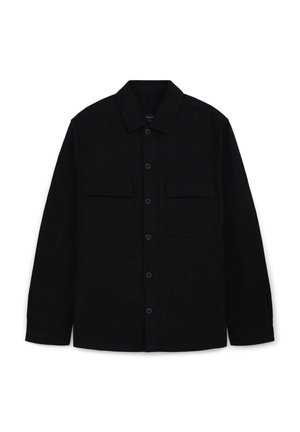 Schwarze Knopfjacke aus glattem Stoff mit zwei Brusttaschen und kragen. Gerade geschnittene Ärmel, minimalistisches Design.